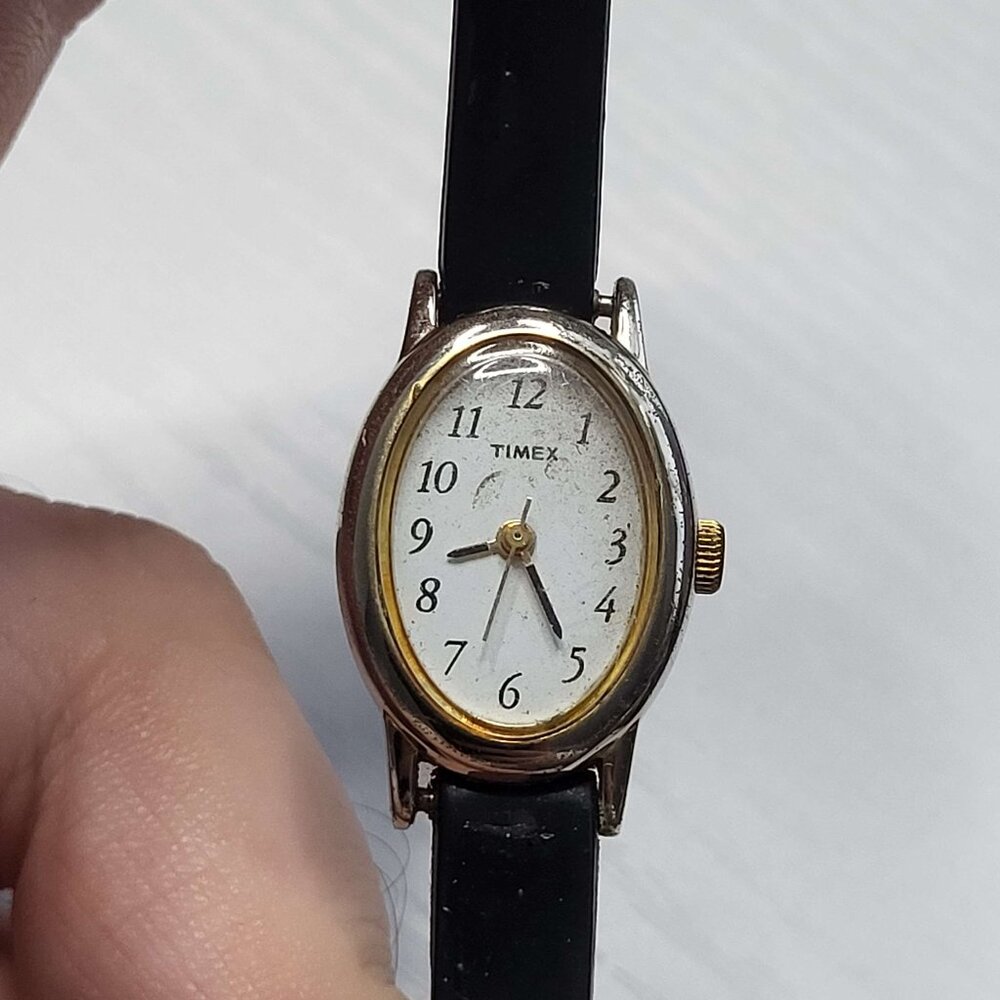 Timex T21912 Watch - For Parts & Repair